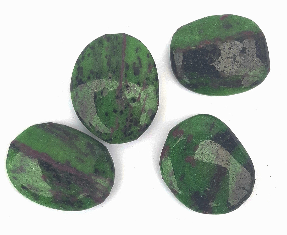 Ruby in Zoisite palms 100g, bag